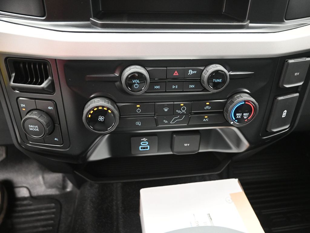 2025 Ford F-350 Super Duty Chassis Cab XL - Photo 25
