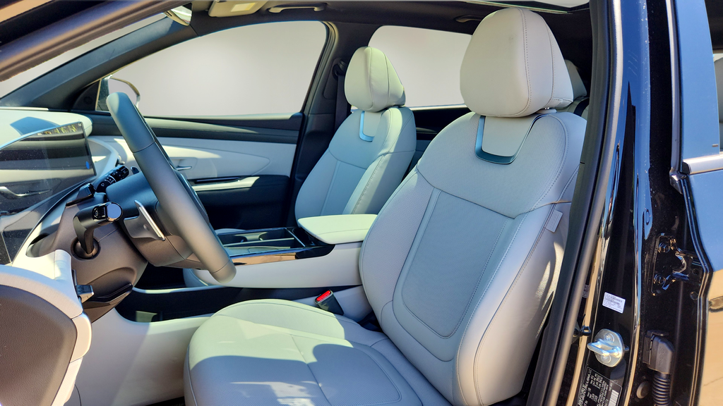 2025 Hyundai Tucson Limited - Photo 10