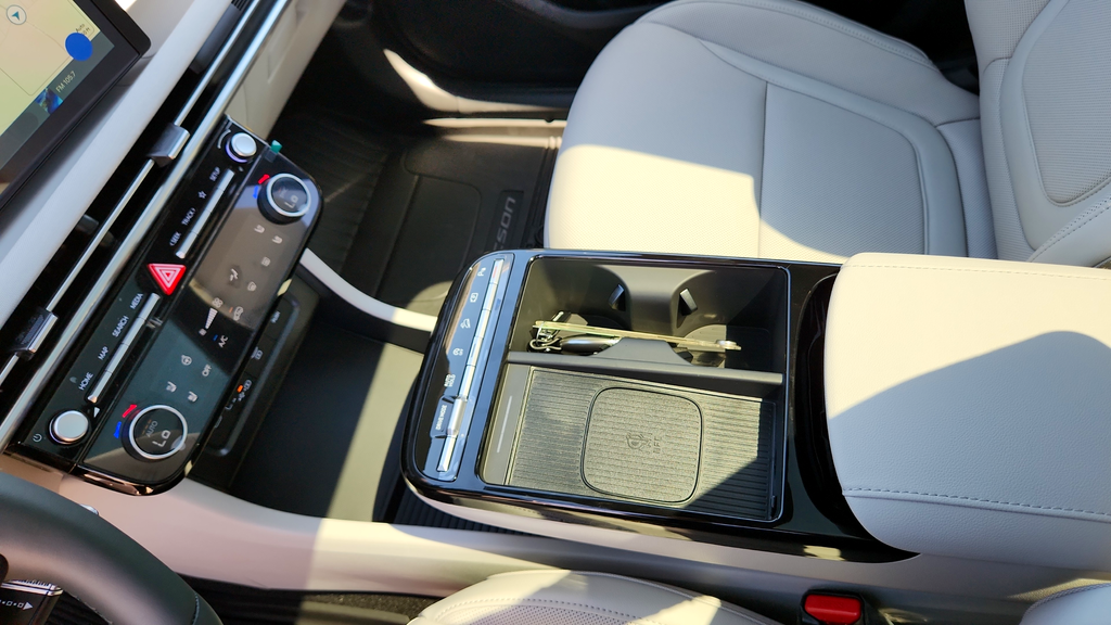 2025 Hyundai Tucson Limited - Photo 18