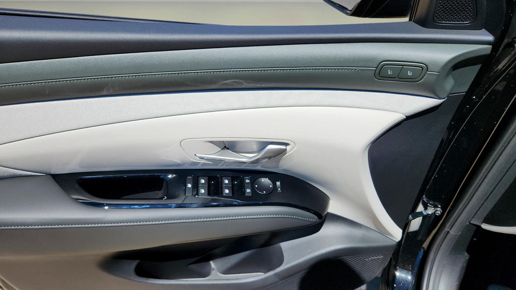 2025 Hyundai Tucson Limited - Photo 23