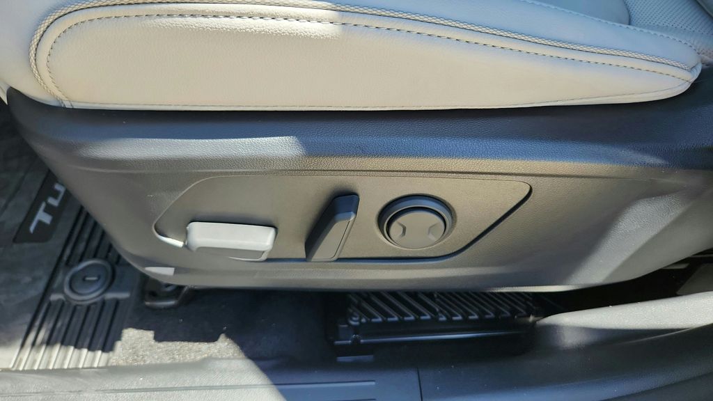 2025 Hyundai Tucson Limited - Photo 30
