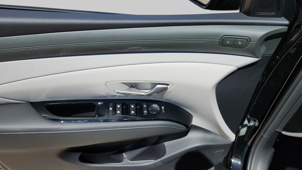 2025 Hyundai Tucson Limited - Photo 40