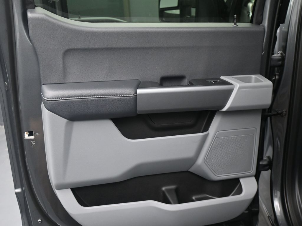 2026 Ford F-350 Super Duty XL - Photo 8
