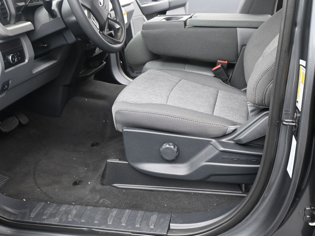 2026 Ford F-350 Super Duty XL - Photo 11