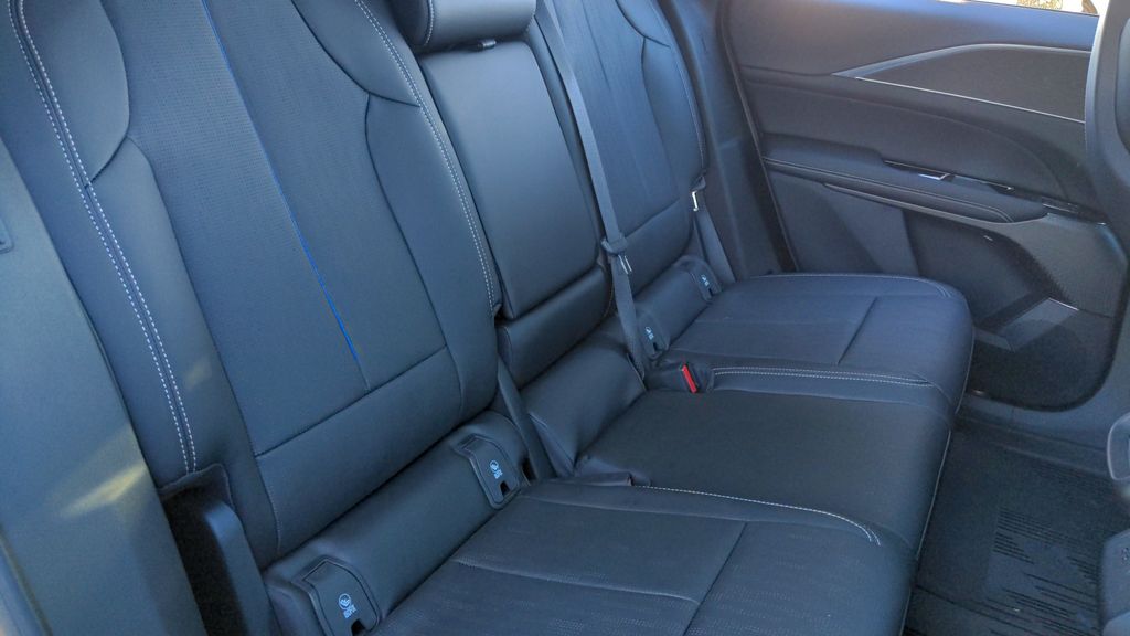 2025 Cadillac LYRIQ Luxury 3 - Photo 24