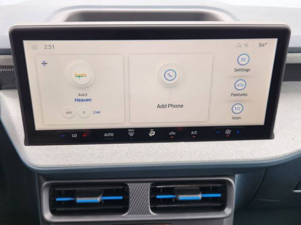 2025 Ford Maverick XLT - Photo 13