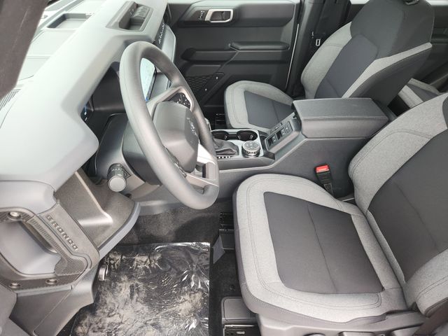2025 Ford Bronco 4-Door Base - Photo 10
