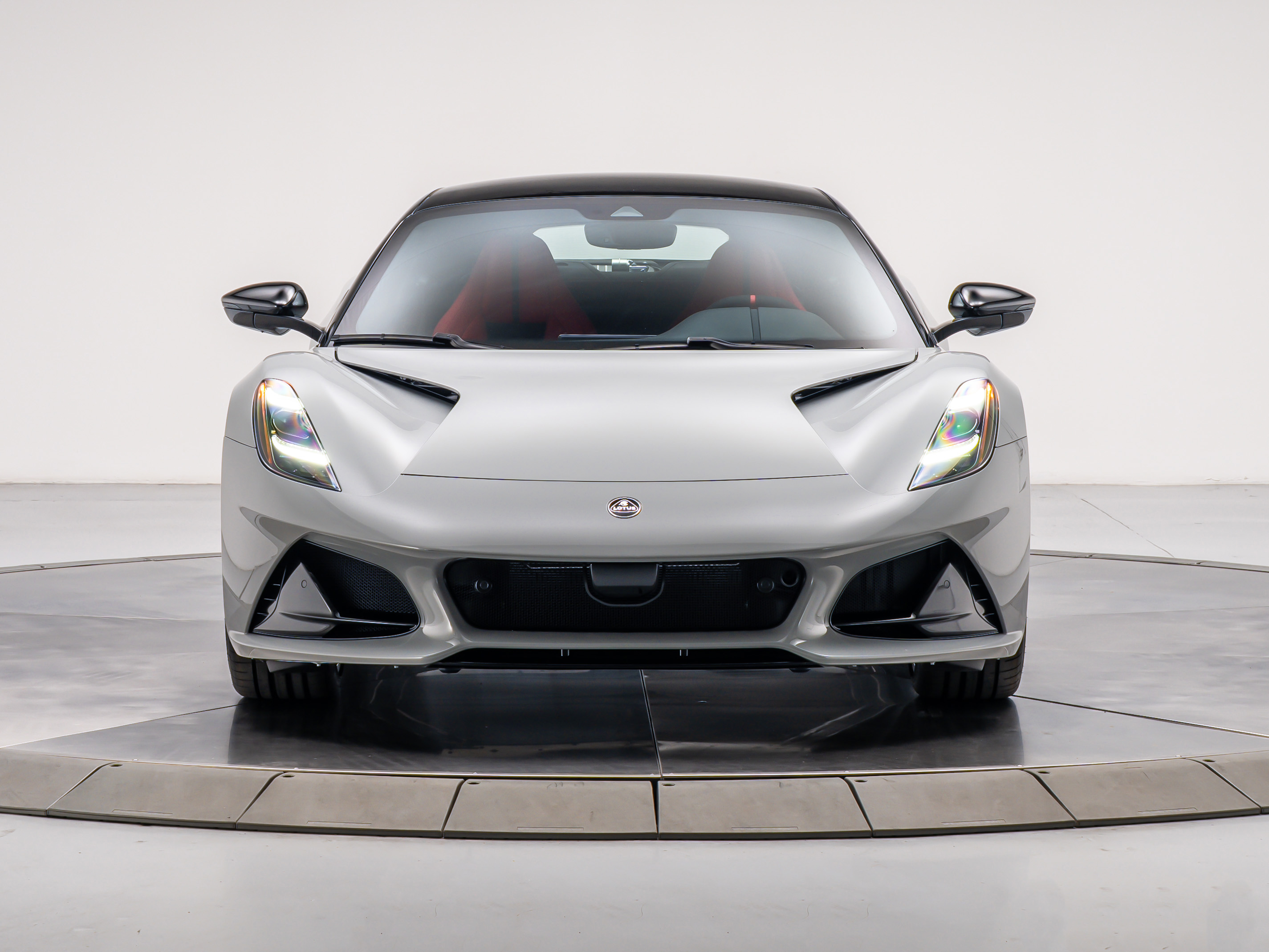 2026 Lotus Emira - Photo 8