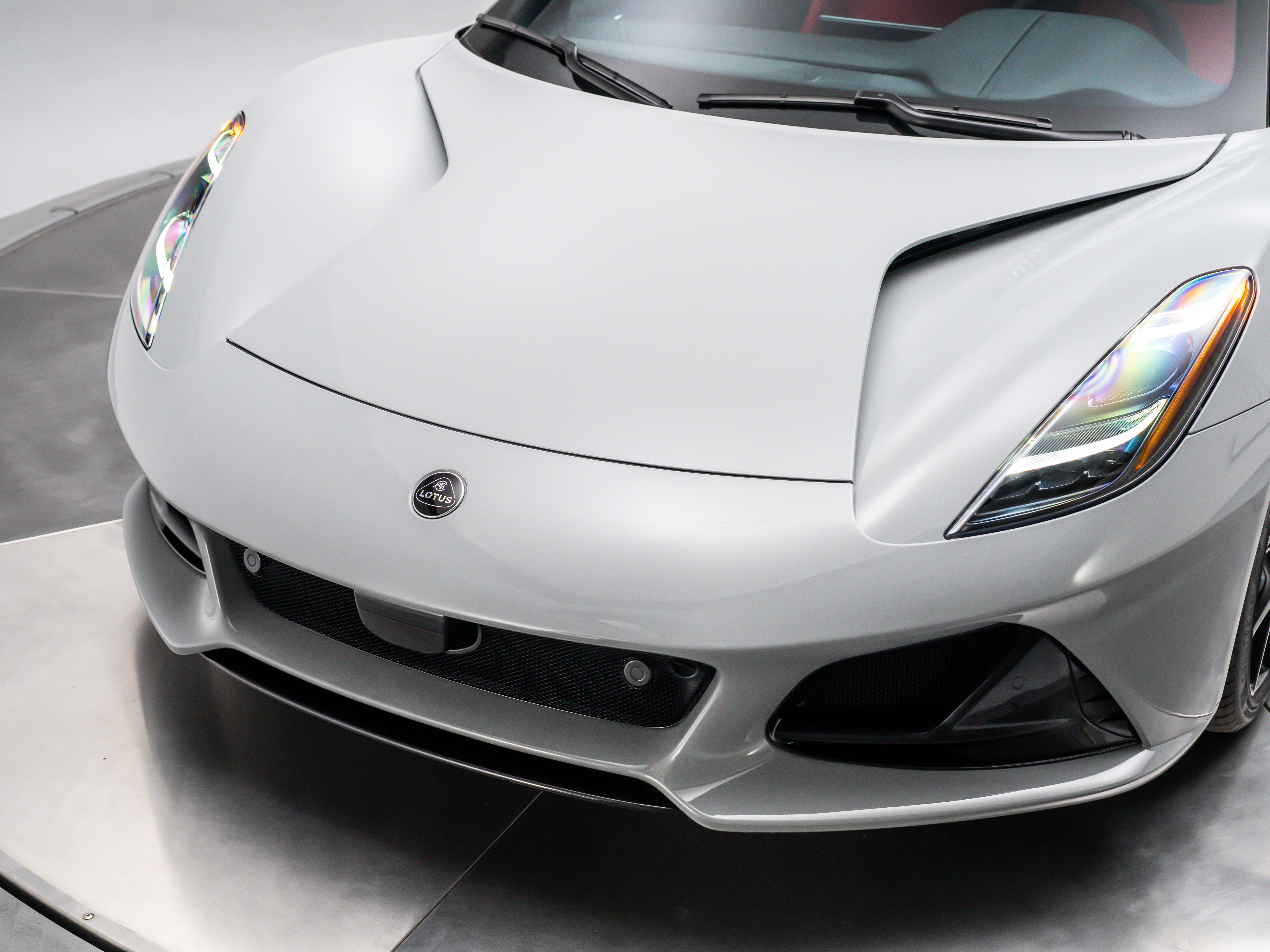 2026 Lotus Emira - Photo 9