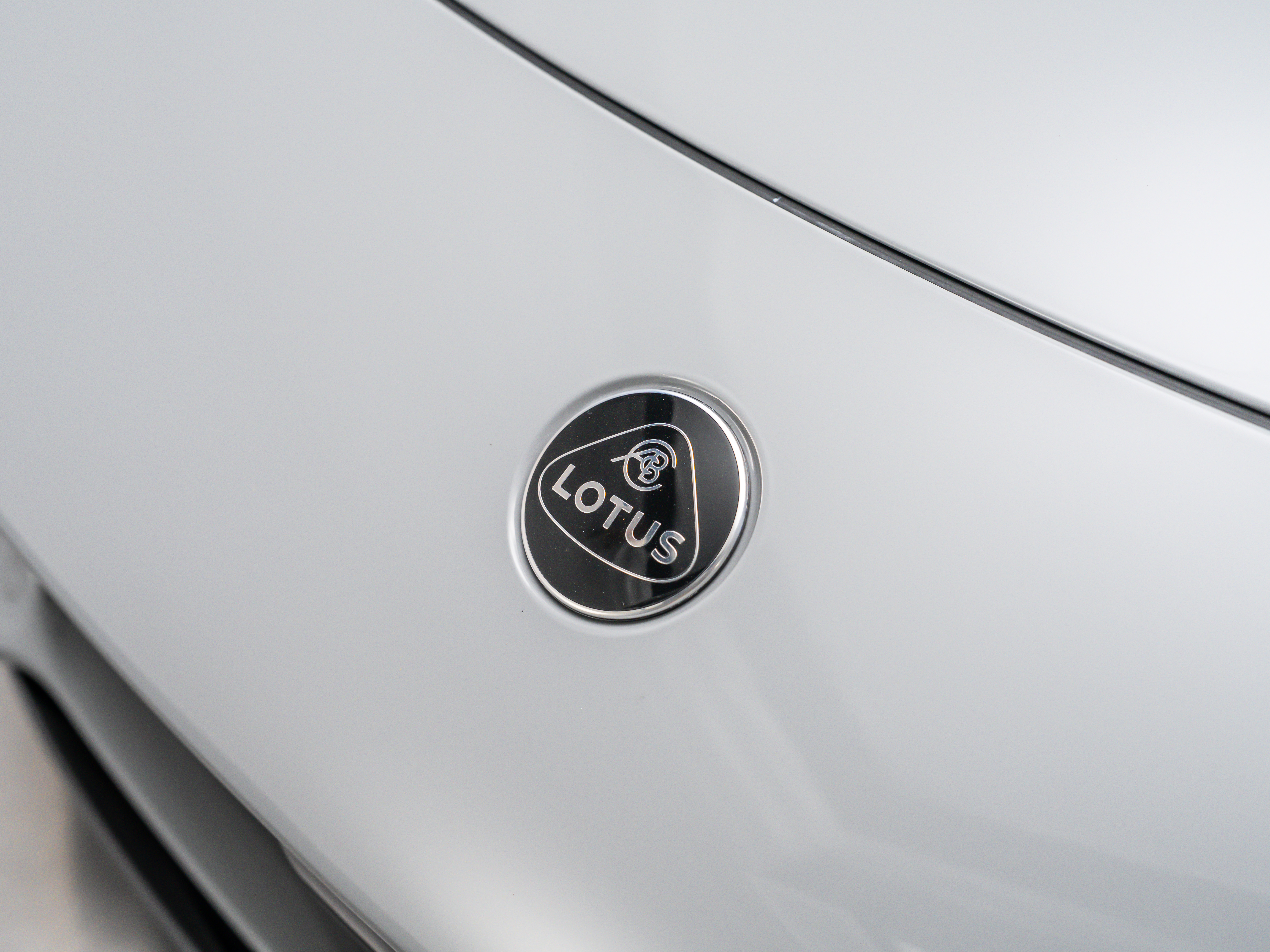 2026 Lotus Emira - Photo 10