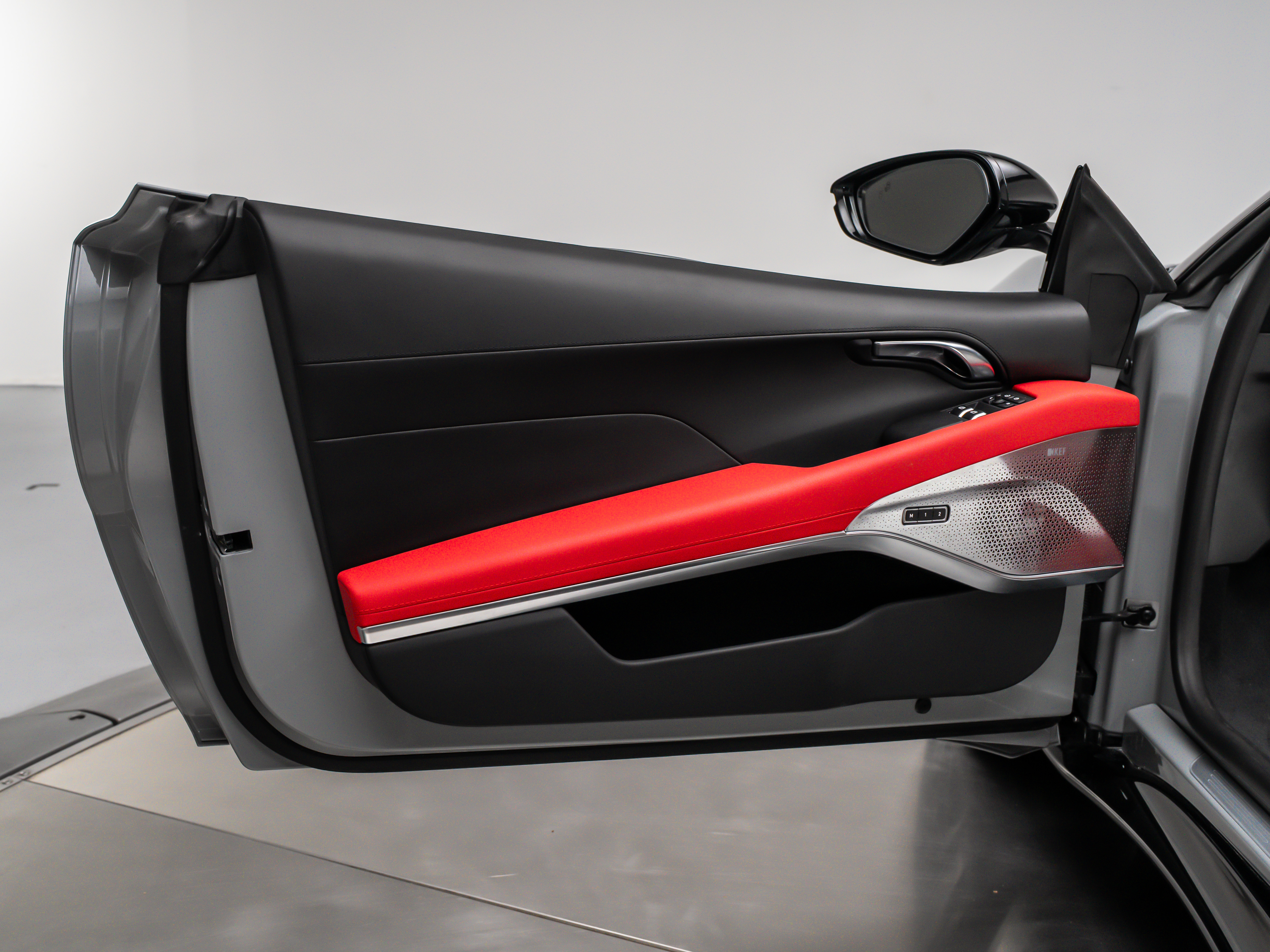 2026 Lotus Emira - Photo 17
