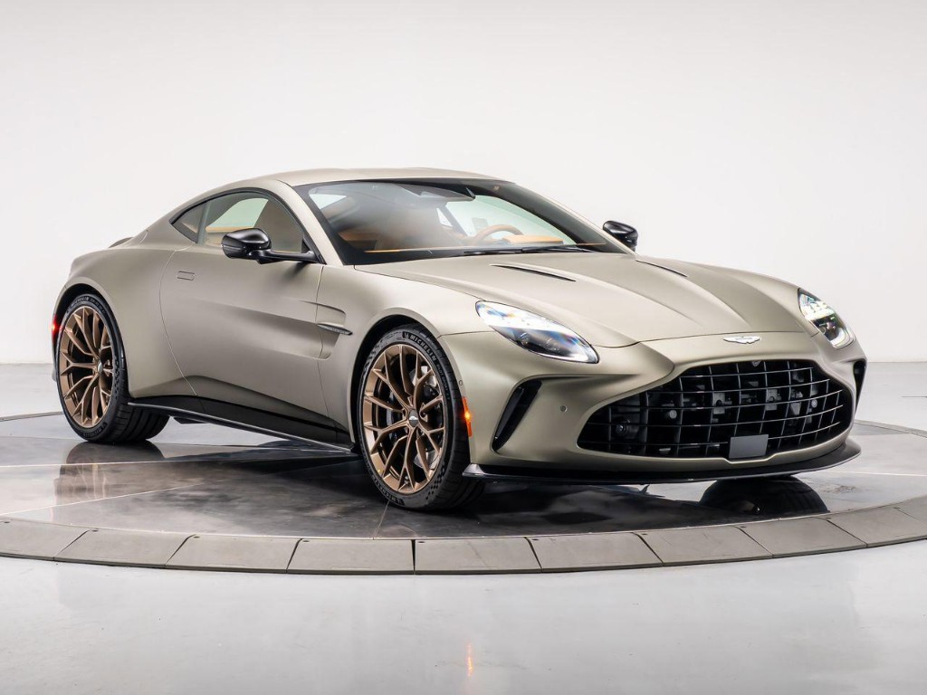 2025 Aston Martin Vantage Base