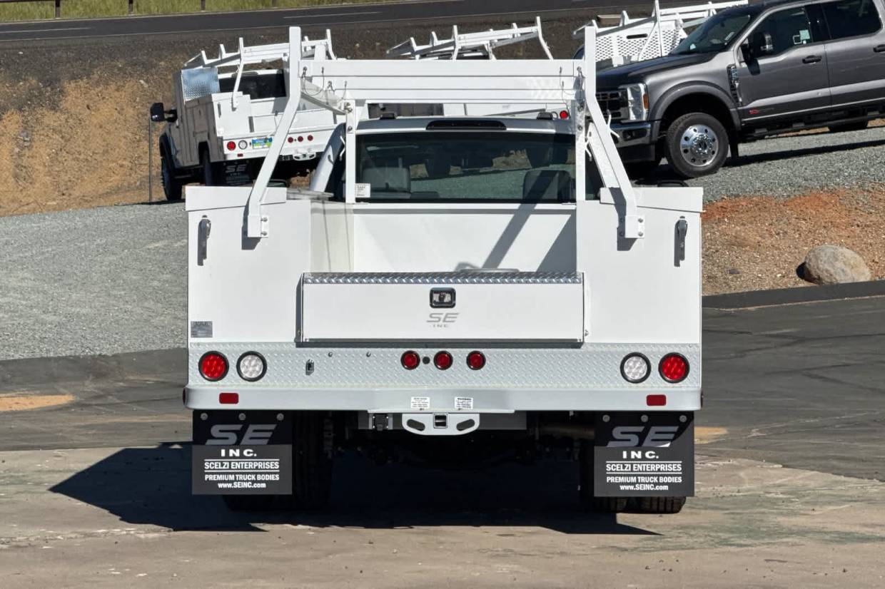 2026 Ford F-350 Super Duty Chassis Cab XL - Photo 6