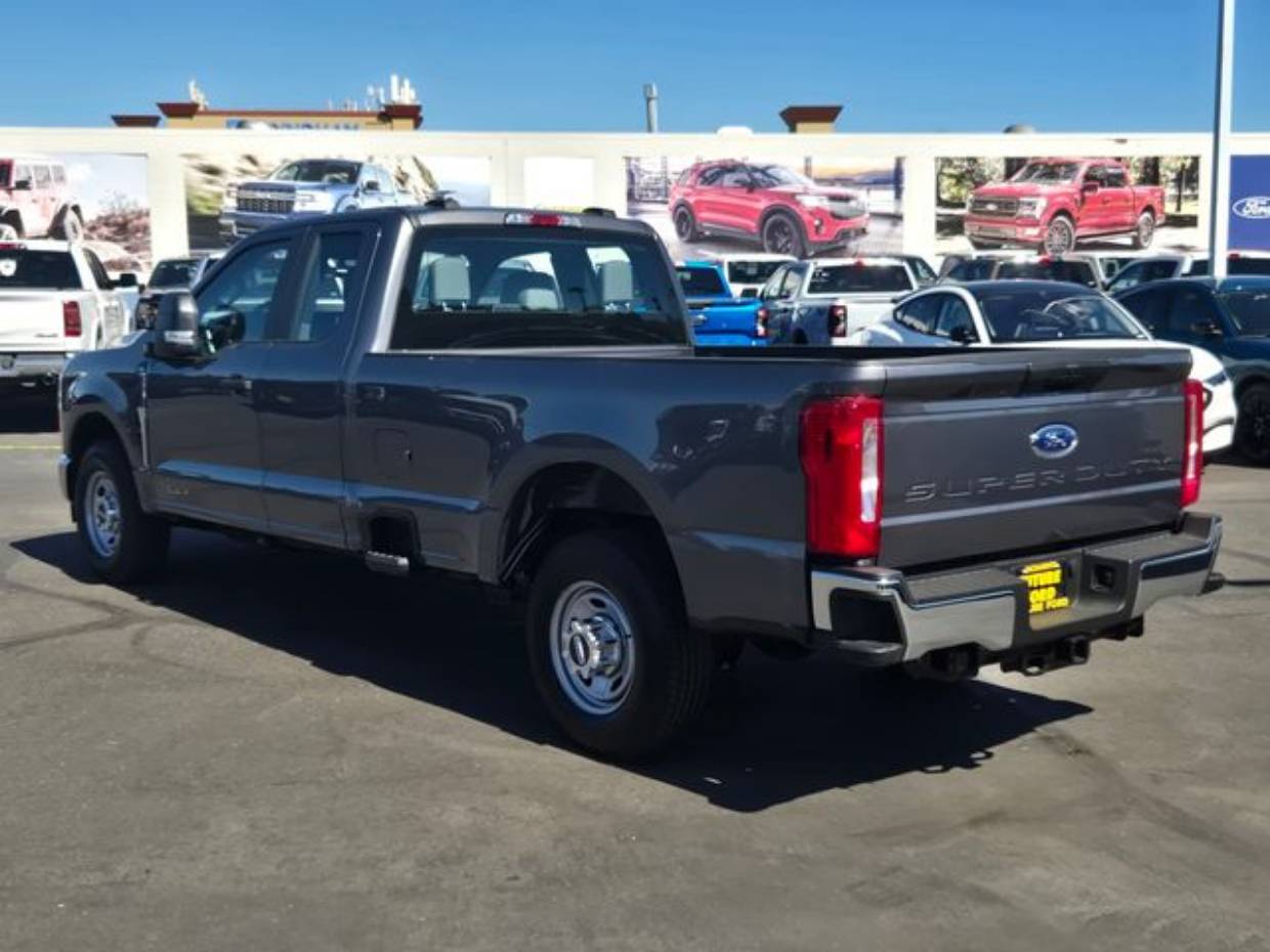 2025 Ford F-350 Super Duty XL - Photo 6