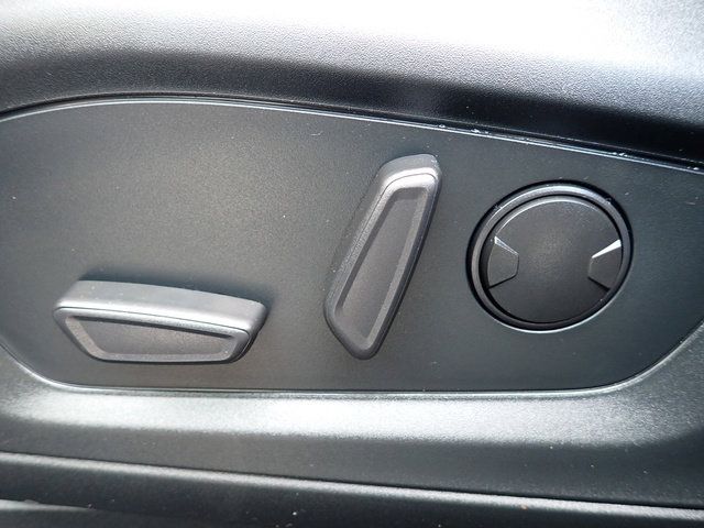 2023 Ford Explorer XLT - Photo 23