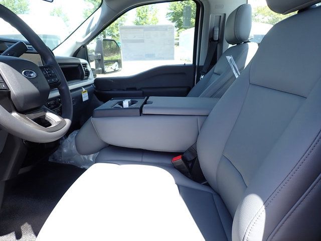 2026 Ford F-350 Super Duty XL - Photo 14