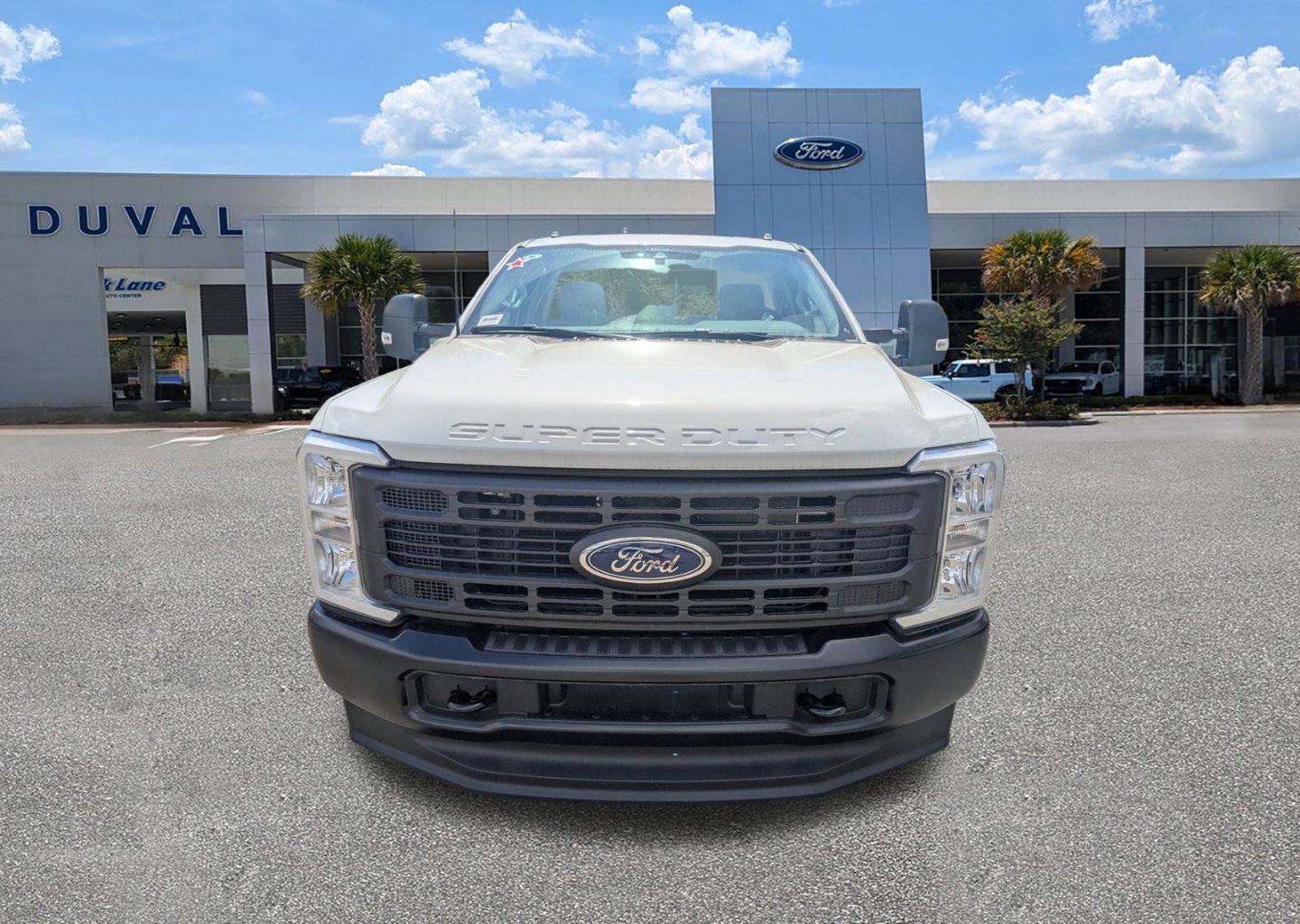 2025 Ford F-350 Super Duty Chassis Cab XLT - Photo 9