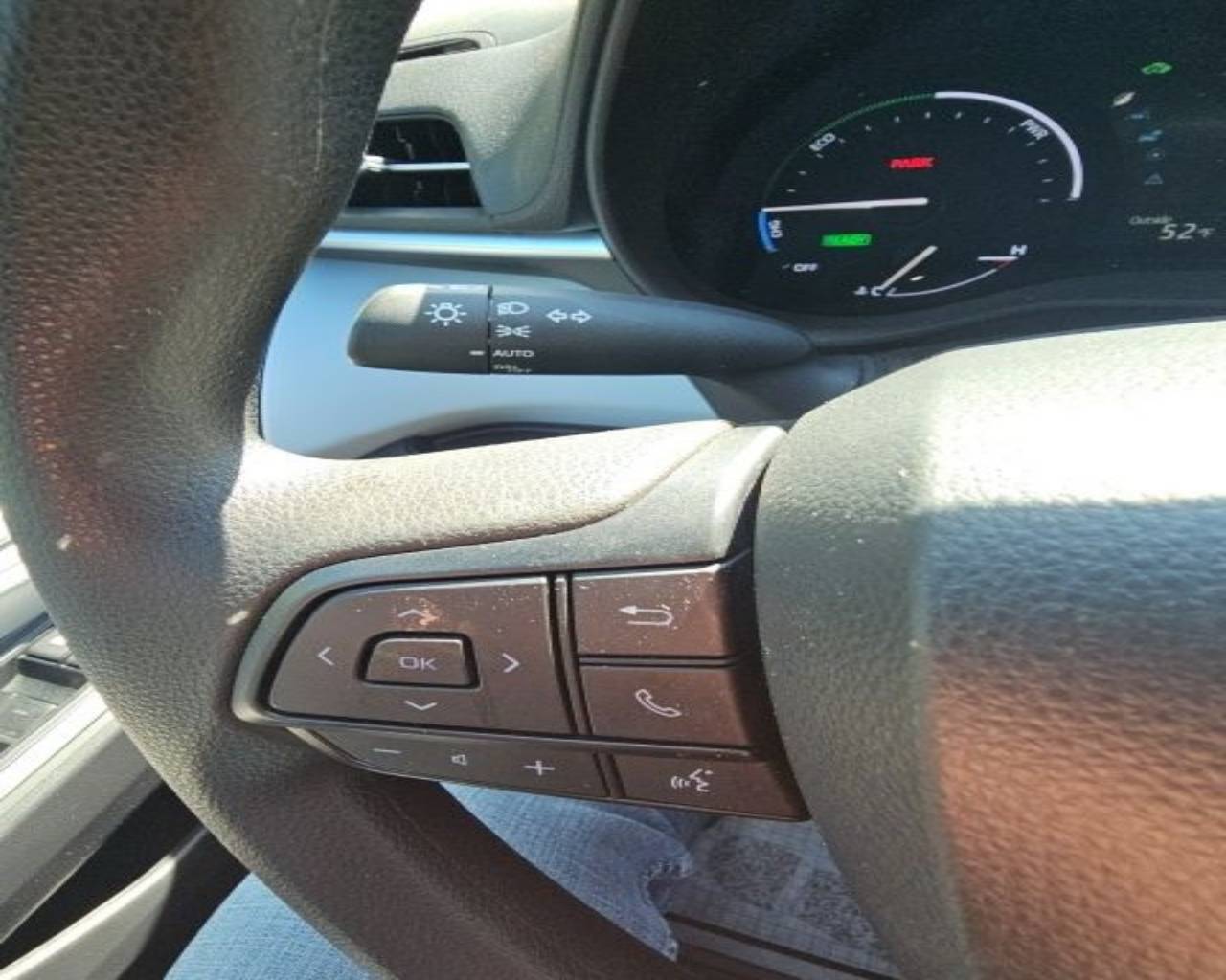 2025 Toyota Sienna LE - Photo 7