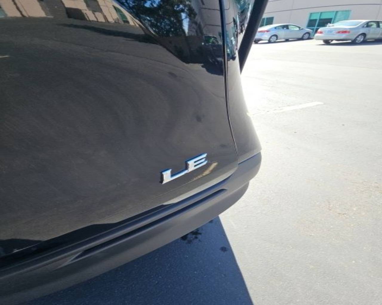 2025 Toyota Sienna LE - Photo 17