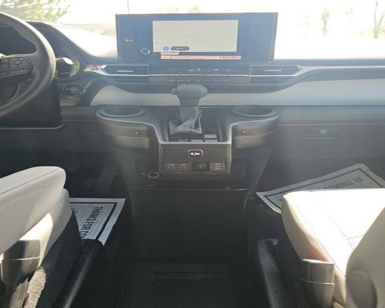 2025 Toyota Sienna LE - Photo 20