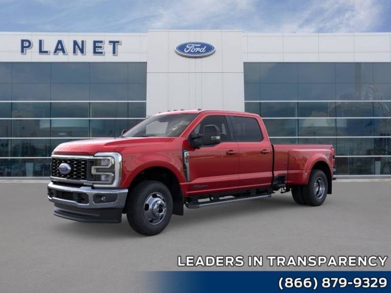 2026 Ford Super Duty F-350 DRW LARIAT 4WD Crew Cab 8' Box