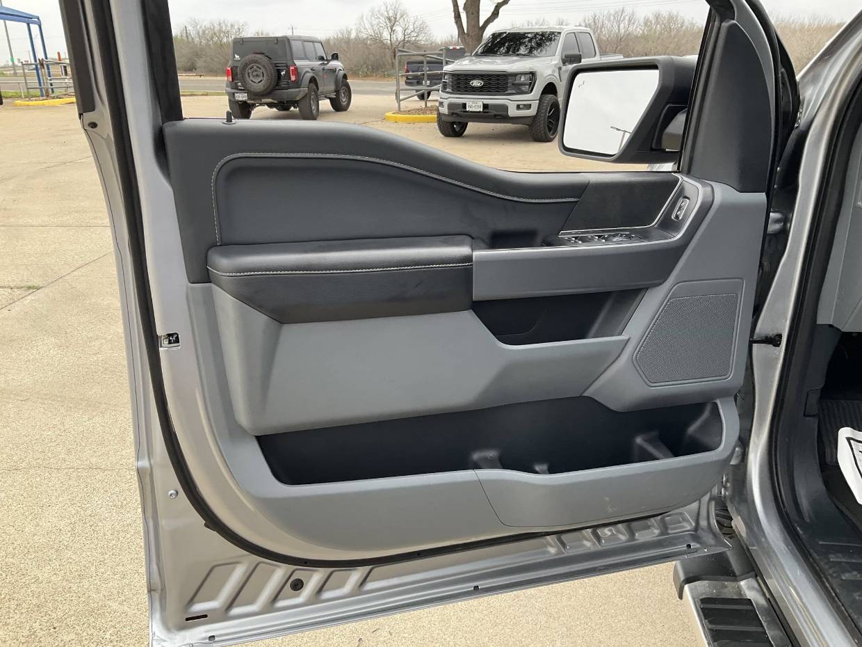 2025 Ford F-150 XLT - Photo 7