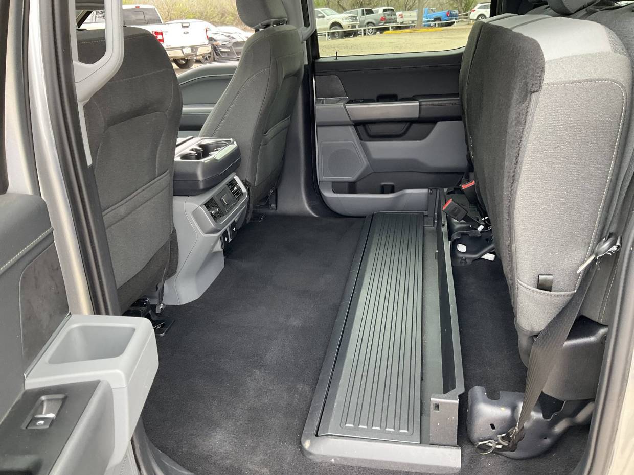 2025 Ford F-150 XLT - Photo 9