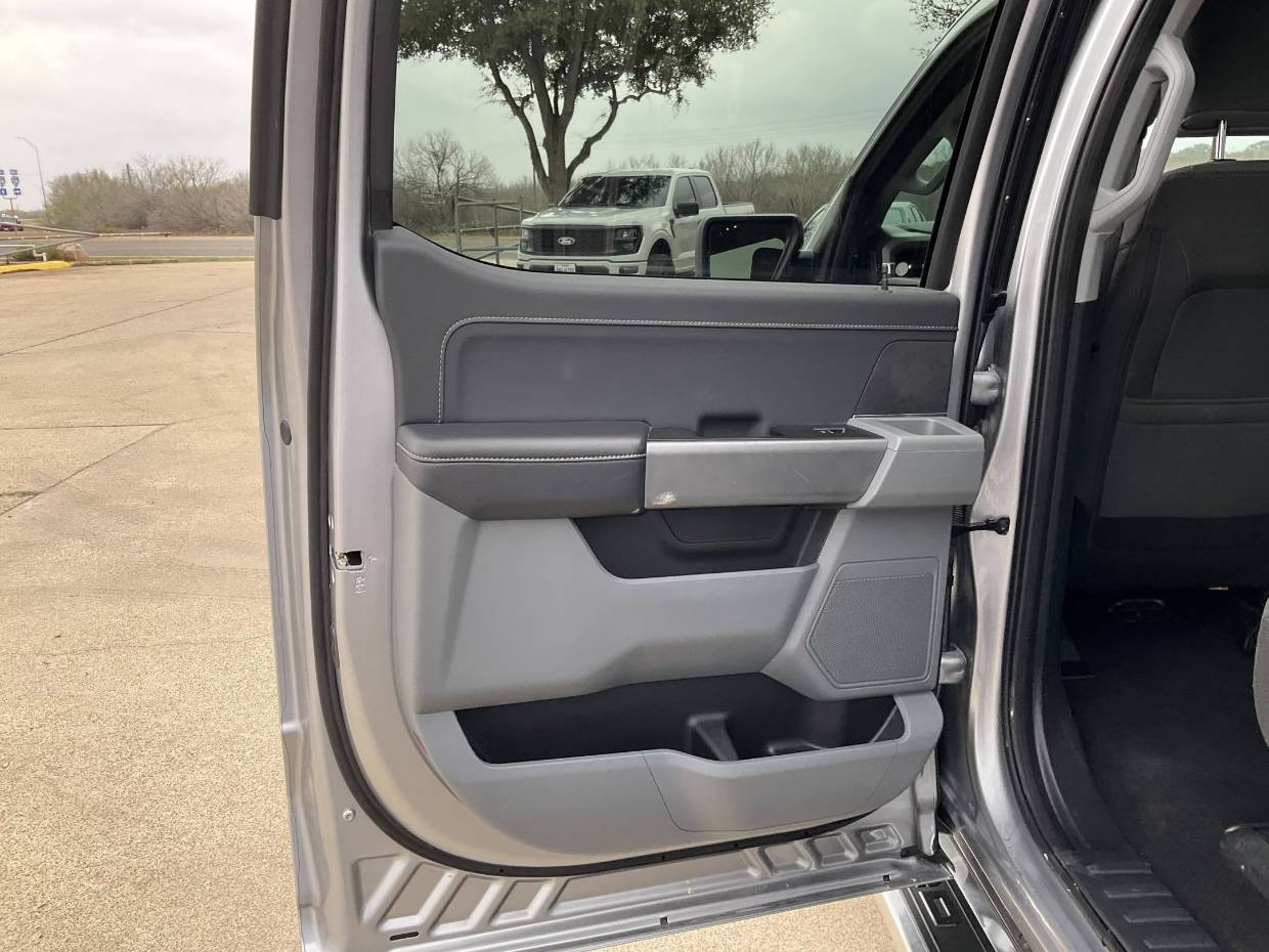 2025 Ford F-150 XLT - Photo 13