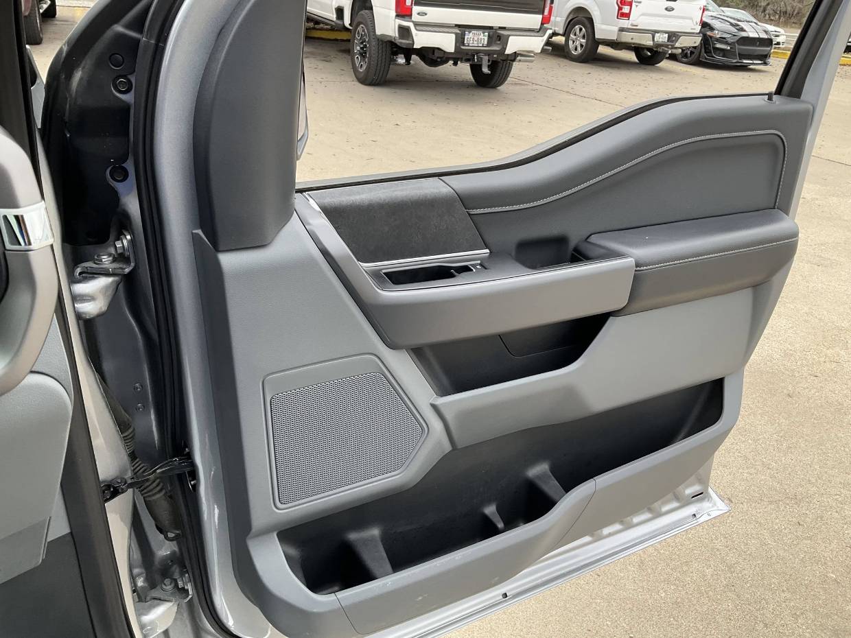 2025 Ford F-150 XLT - Photo 24