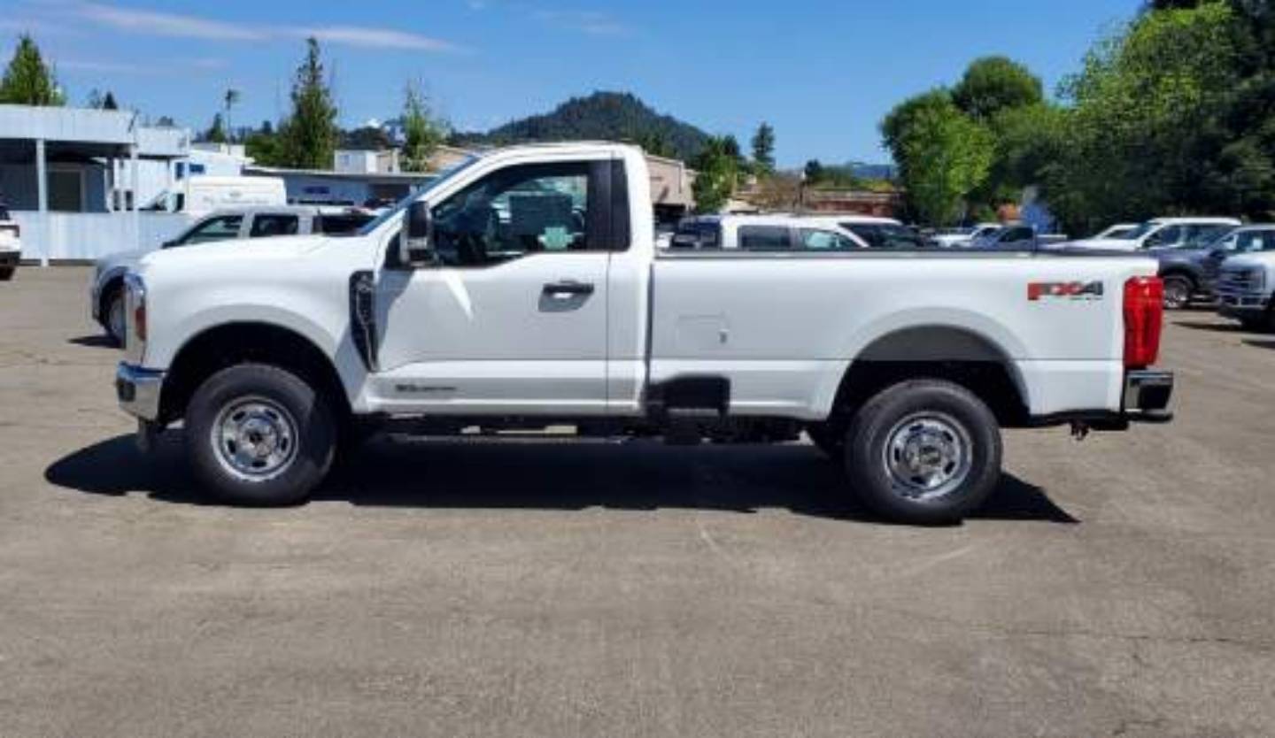 2026 Ford F-350 Super Duty XL - Photo 9