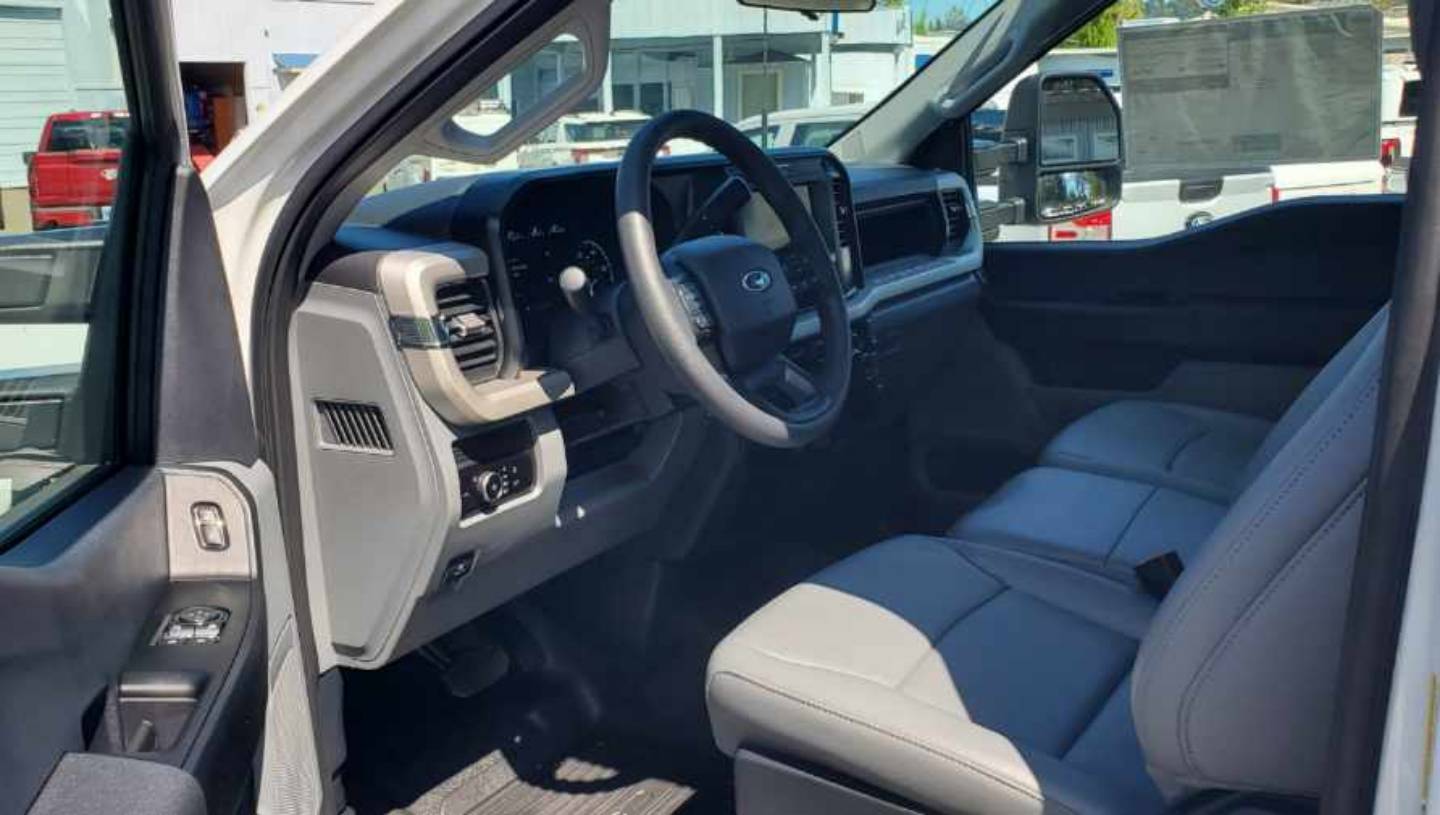2026 Ford F-350 Super Duty XL - Photo 10