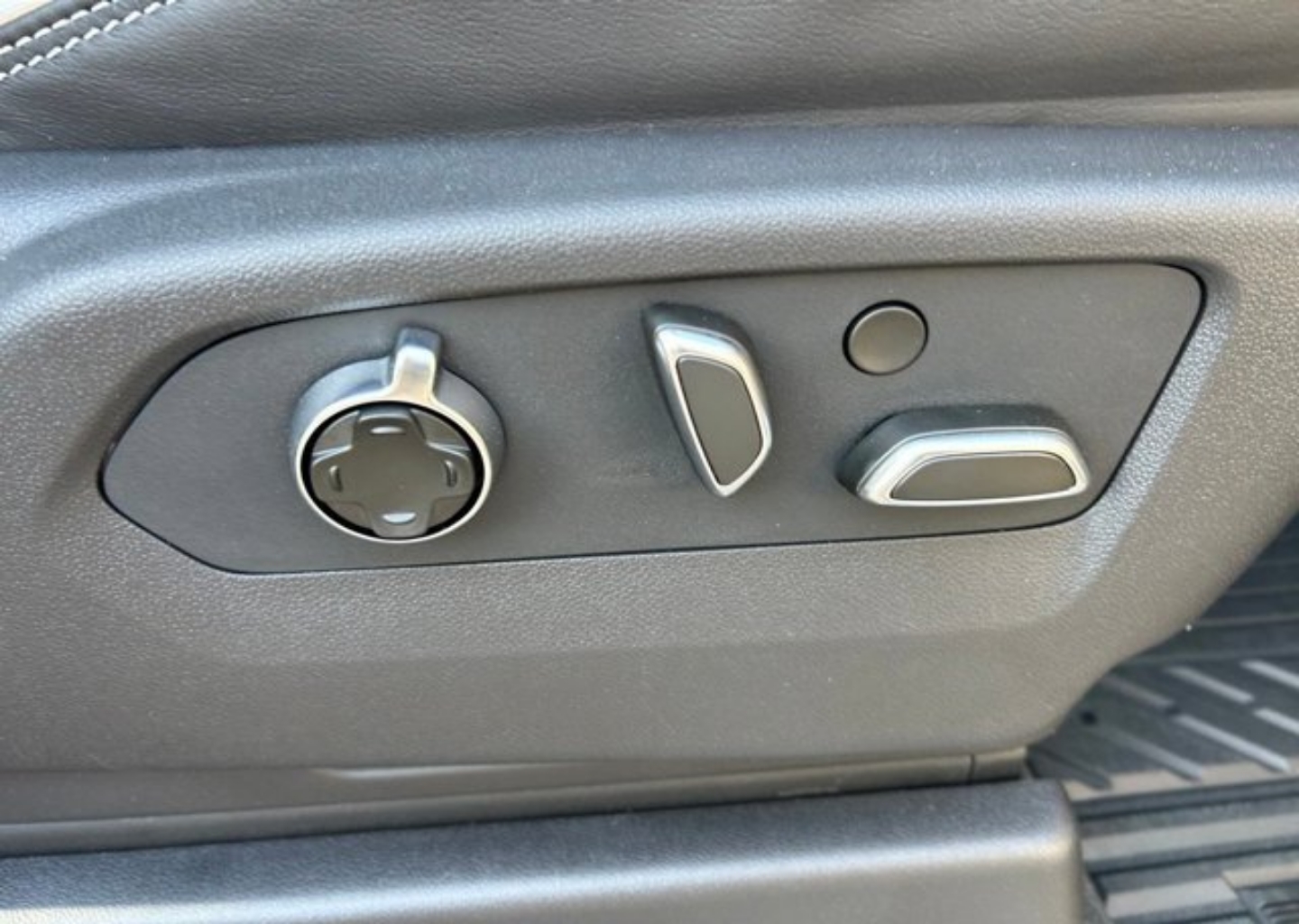 2026 GMC Sierra 1500 AT4X - Photo 56