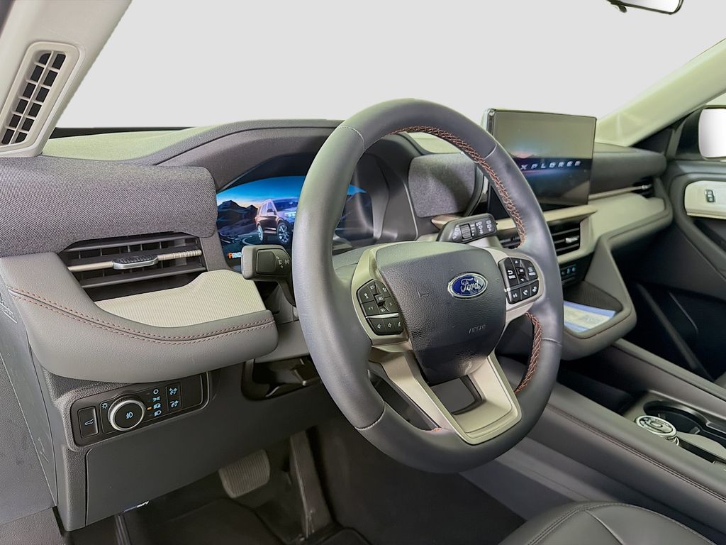 2026 Ford Explorer Active - Photo 9