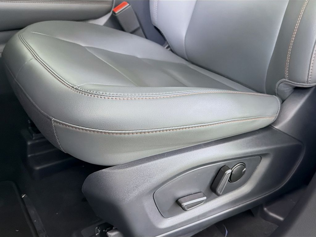 2026 Ford Explorer Active - Photo 21