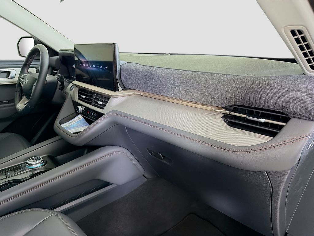 2026 Ford Explorer Active - Photo 32