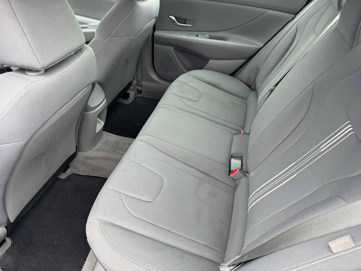 2024 Hyundai Elantra SEL - Photo 11