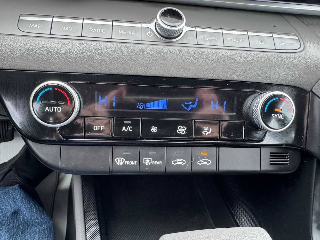 2024 Hyundai Elantra SEL - Photo 23