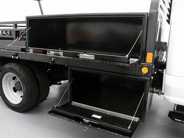 2025 Ford F-450 Super Duty Chassis Cab XL - Photo 27