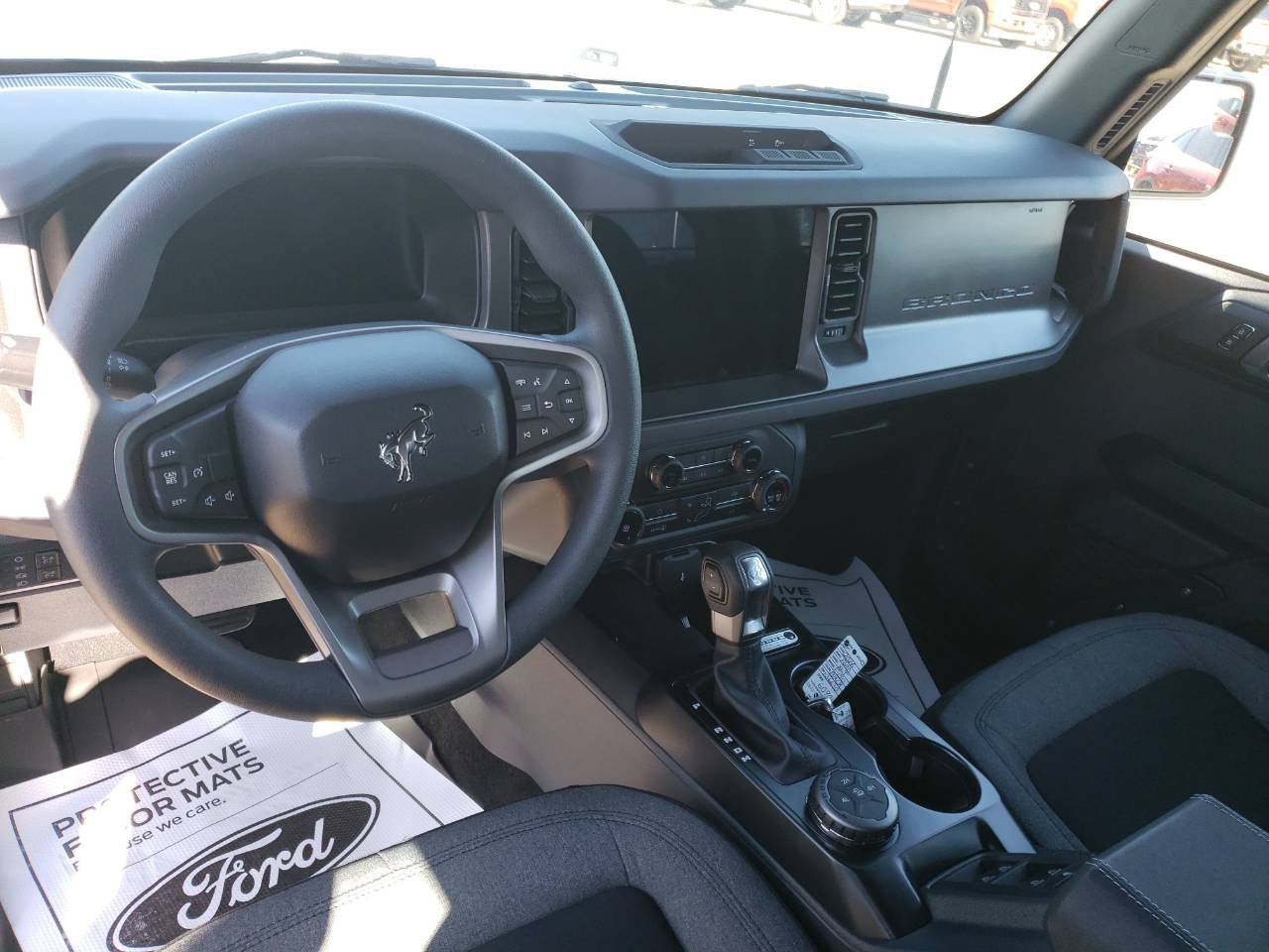 2025 Ford Bronco 4-Door Base - Photo 15