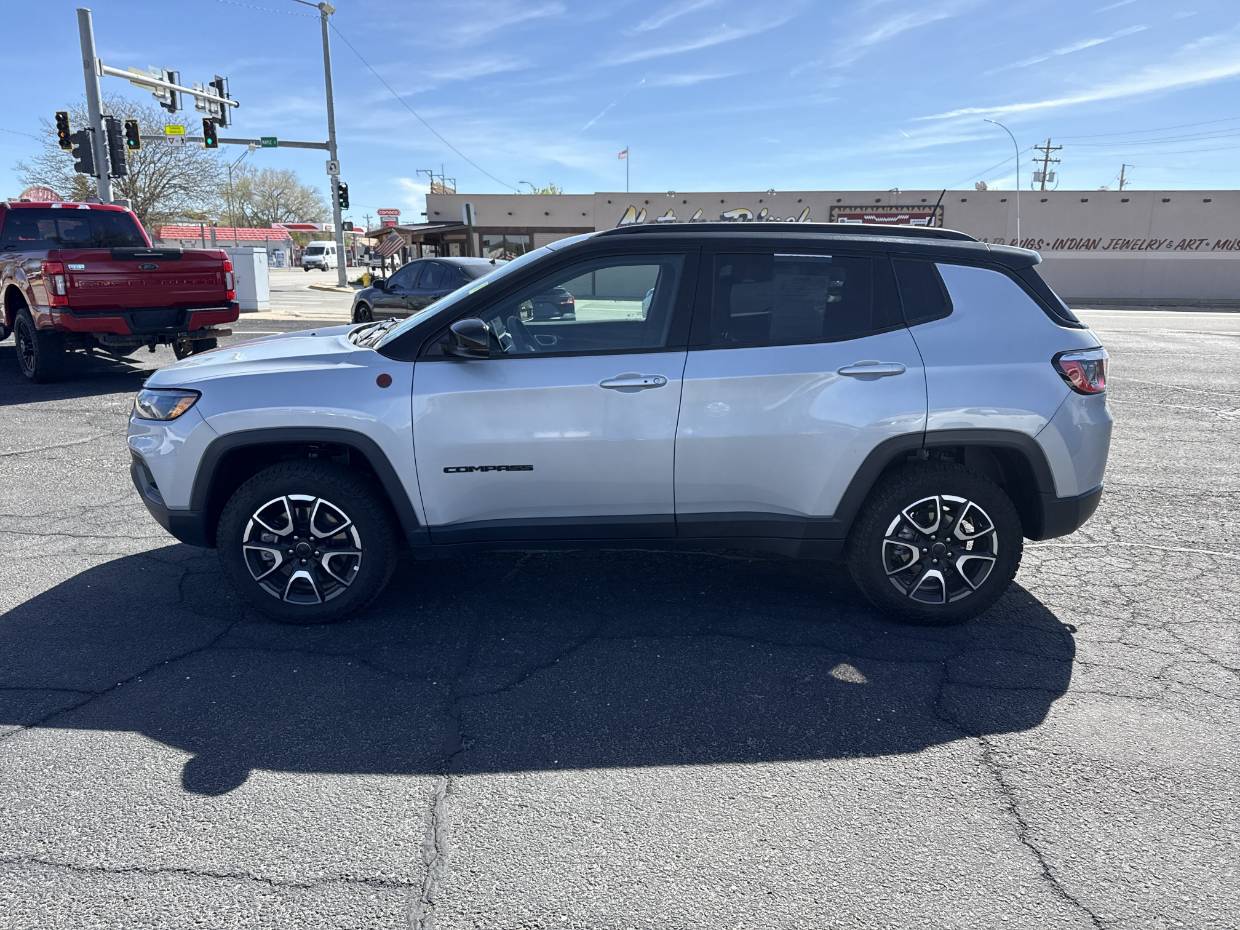 2025 Jeep Compass Trailhawk - Photo 8