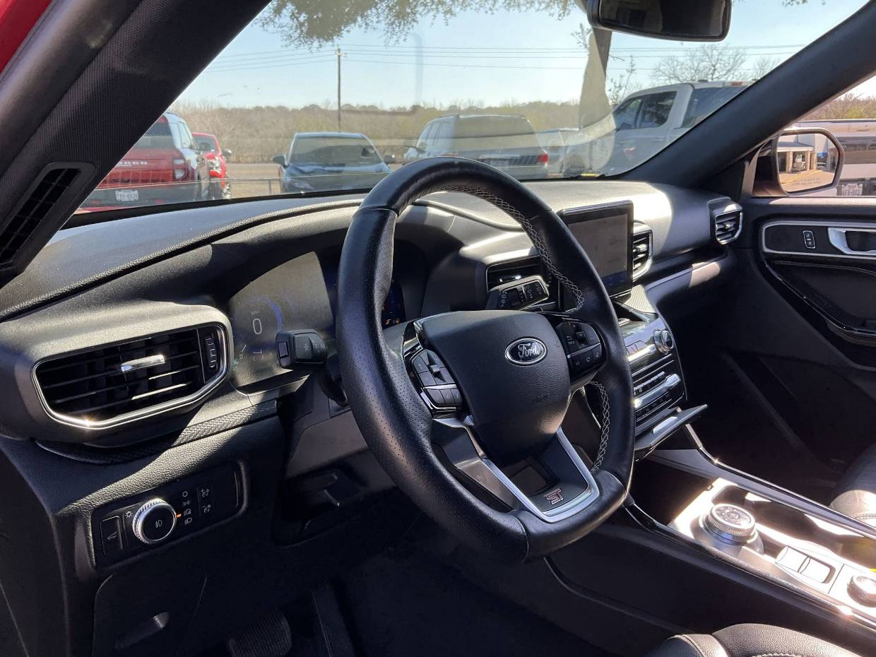 2022 Ford Explorer ST - Photo 6