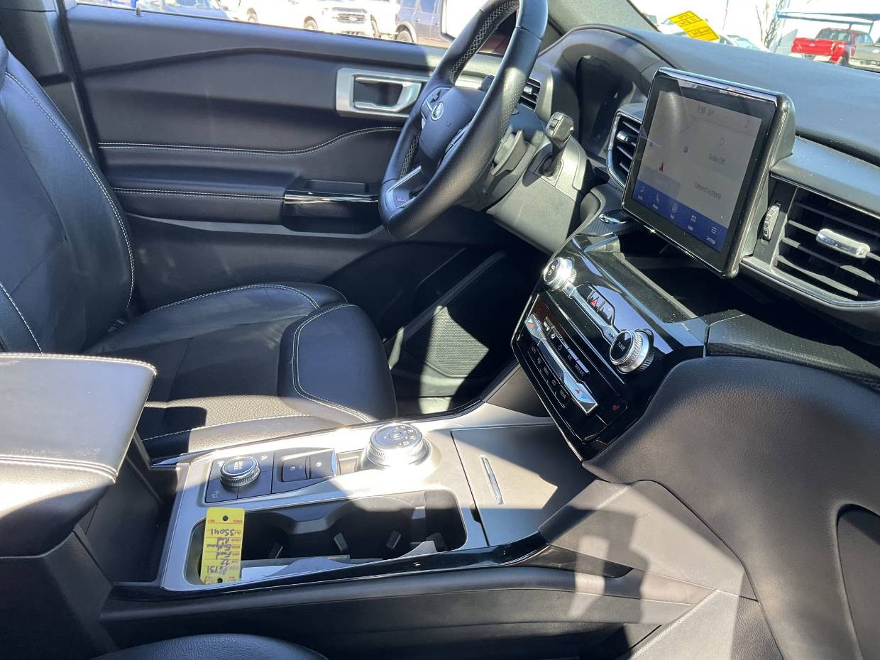 2022 Ford Explorer ST - Photo 18