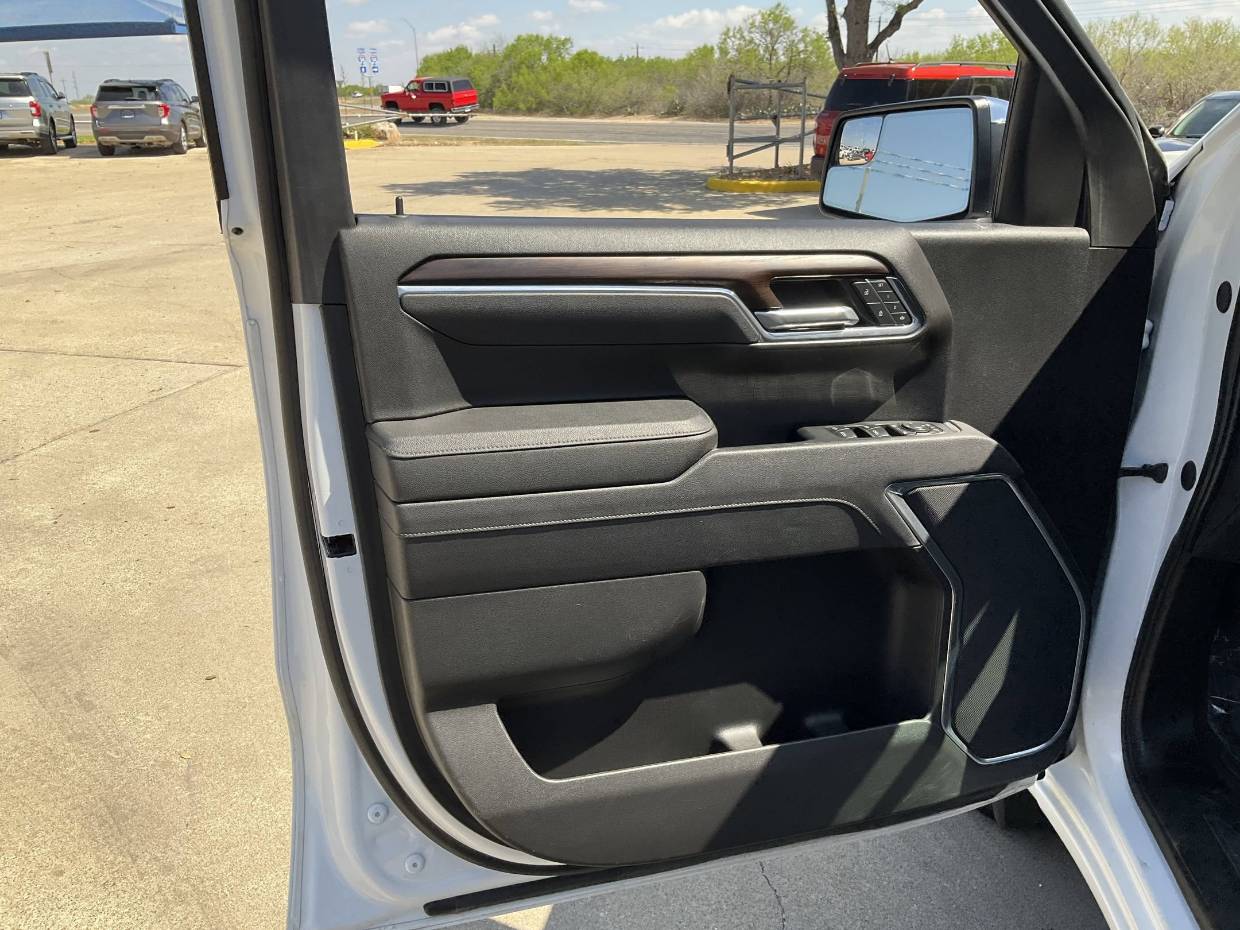 2025 GMC Sierra 1500 SLT - Photo 7