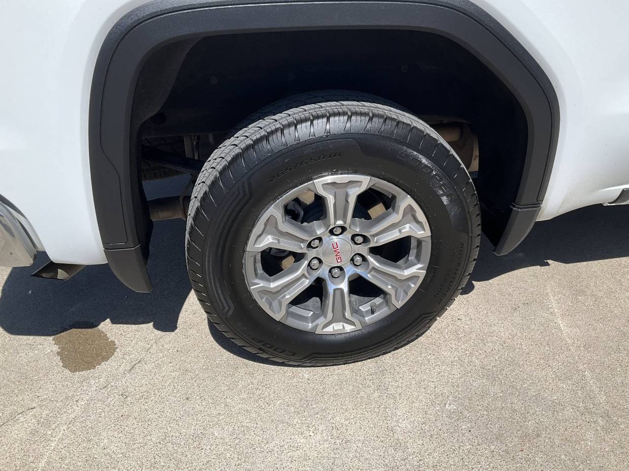 2025 GMC Sierra 1500 SLT - Photo 19