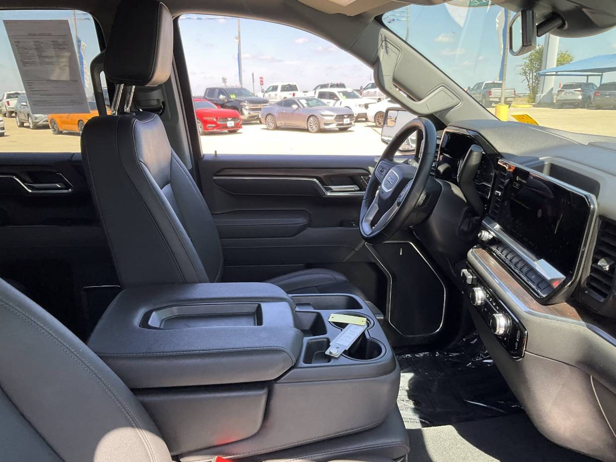2025 GMC Sierra 1500 SLT - Photo 21