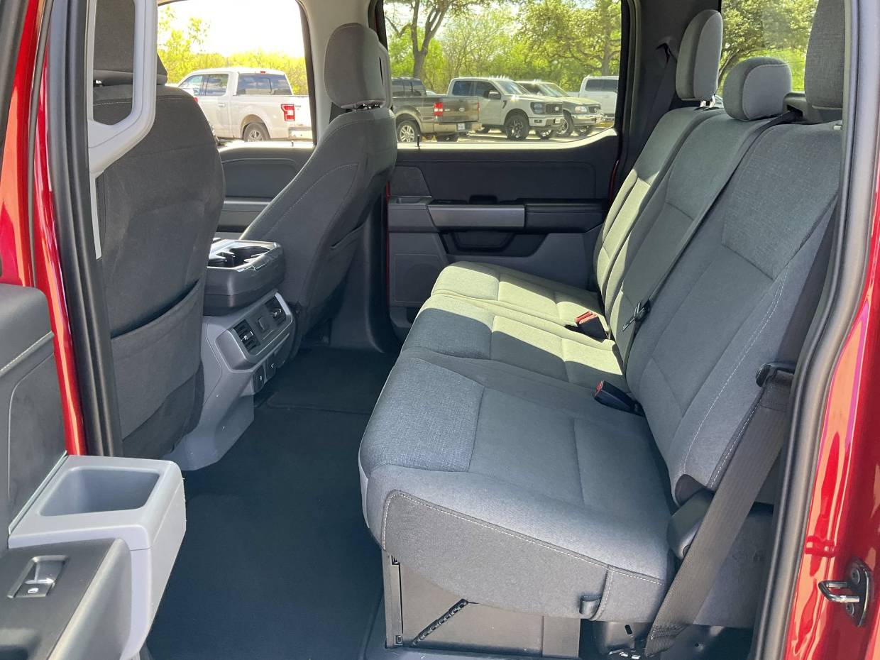 2025 Ford F-150 XLT - Photo 9