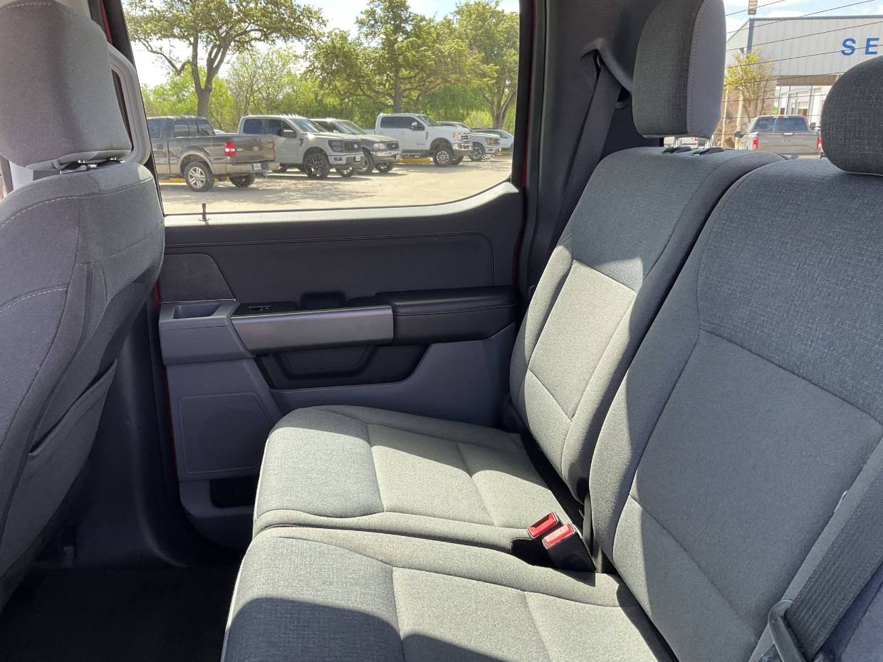2025 Ford F-150 XLT - Photo 10