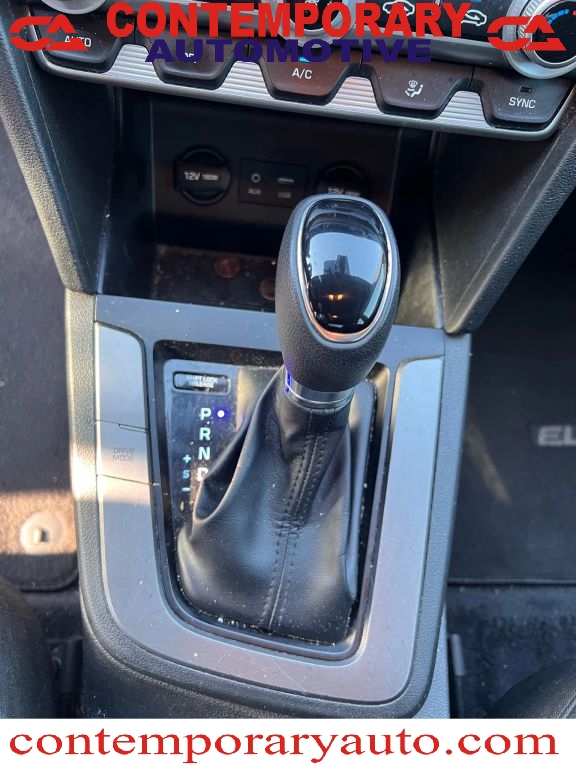 2020 Hyundai Elantra SE - Photo 6