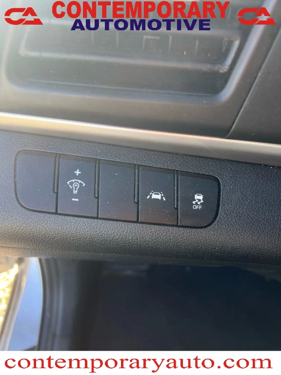 2020 Hyundai Elantra SE - Photo 8