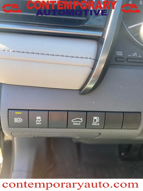 2022 Toyota Camry SE - Photo 6